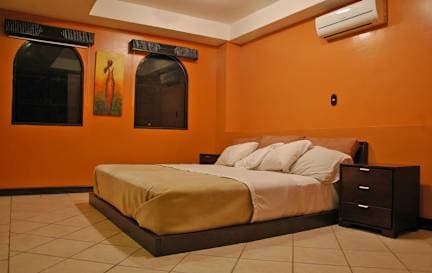 Alajuela Backpackers Airport Hostel