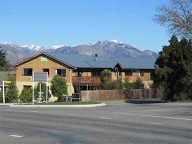 Kakapo Lodge