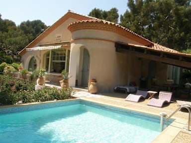 Cassis Hostel